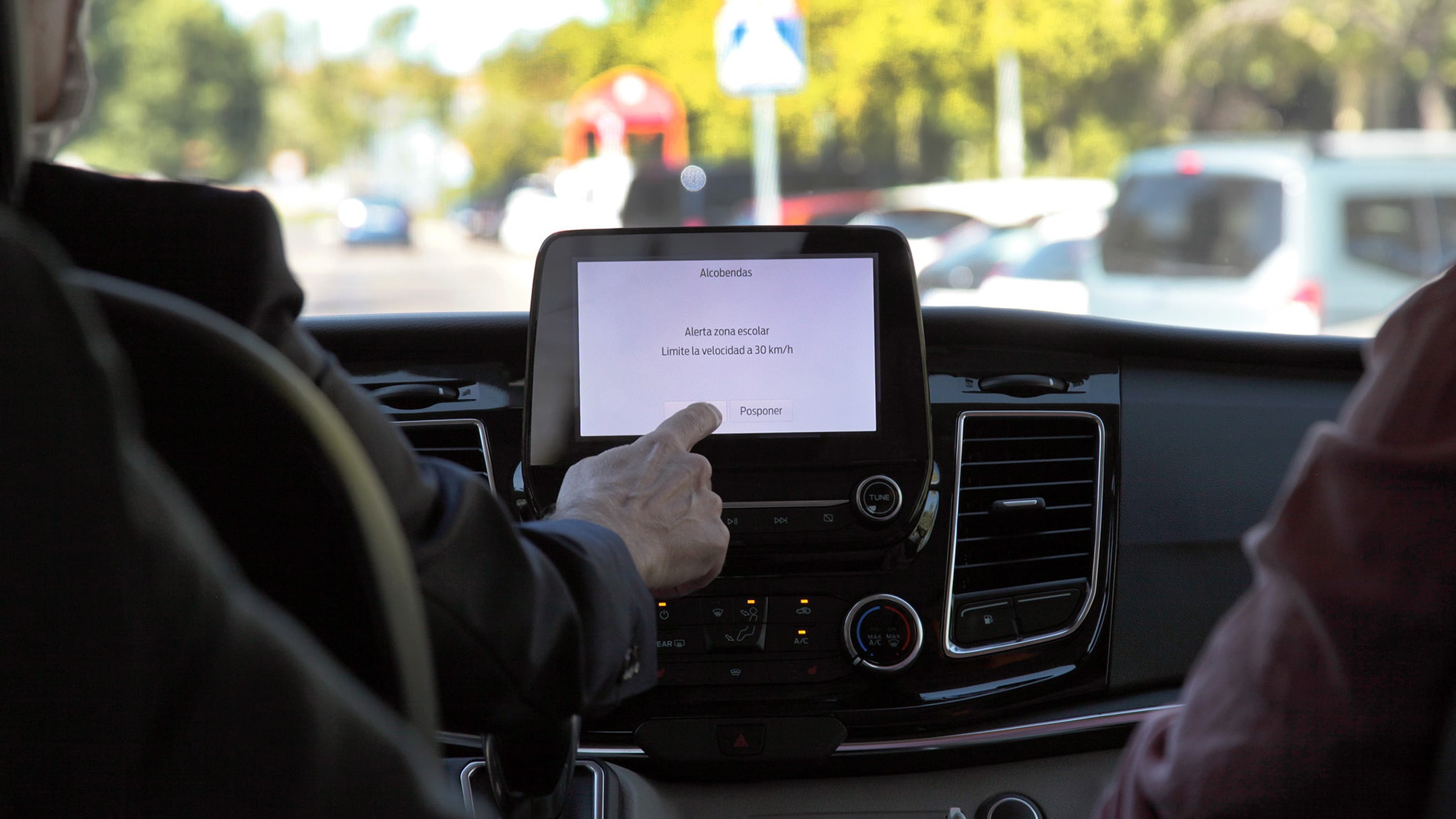 Ford lidera tecnologia de conectividade entre veículos para melhorar as viagens nas cidades inteligentes