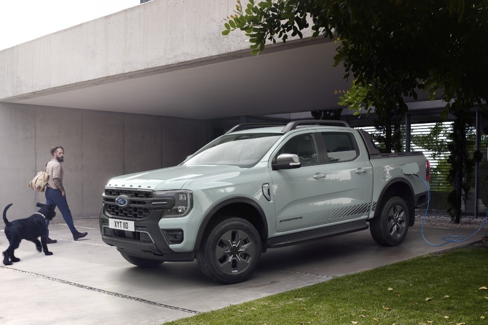 Carregamento da novo Ranger numa casa 