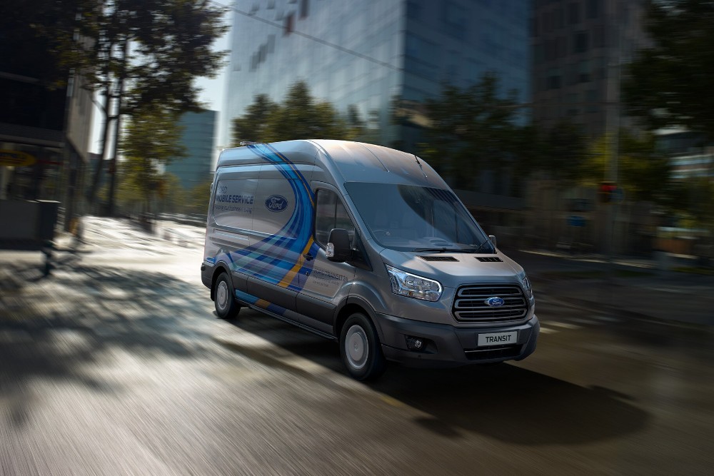 Ford Assist a ajudar um cliente com problemas no carro