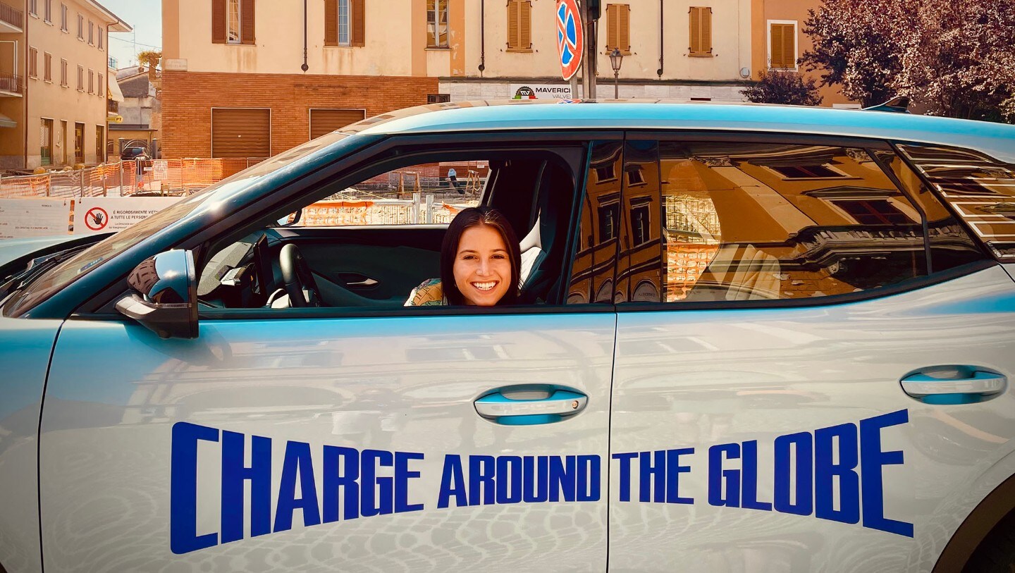 Lexie Alford no Ford Explorer elétrico