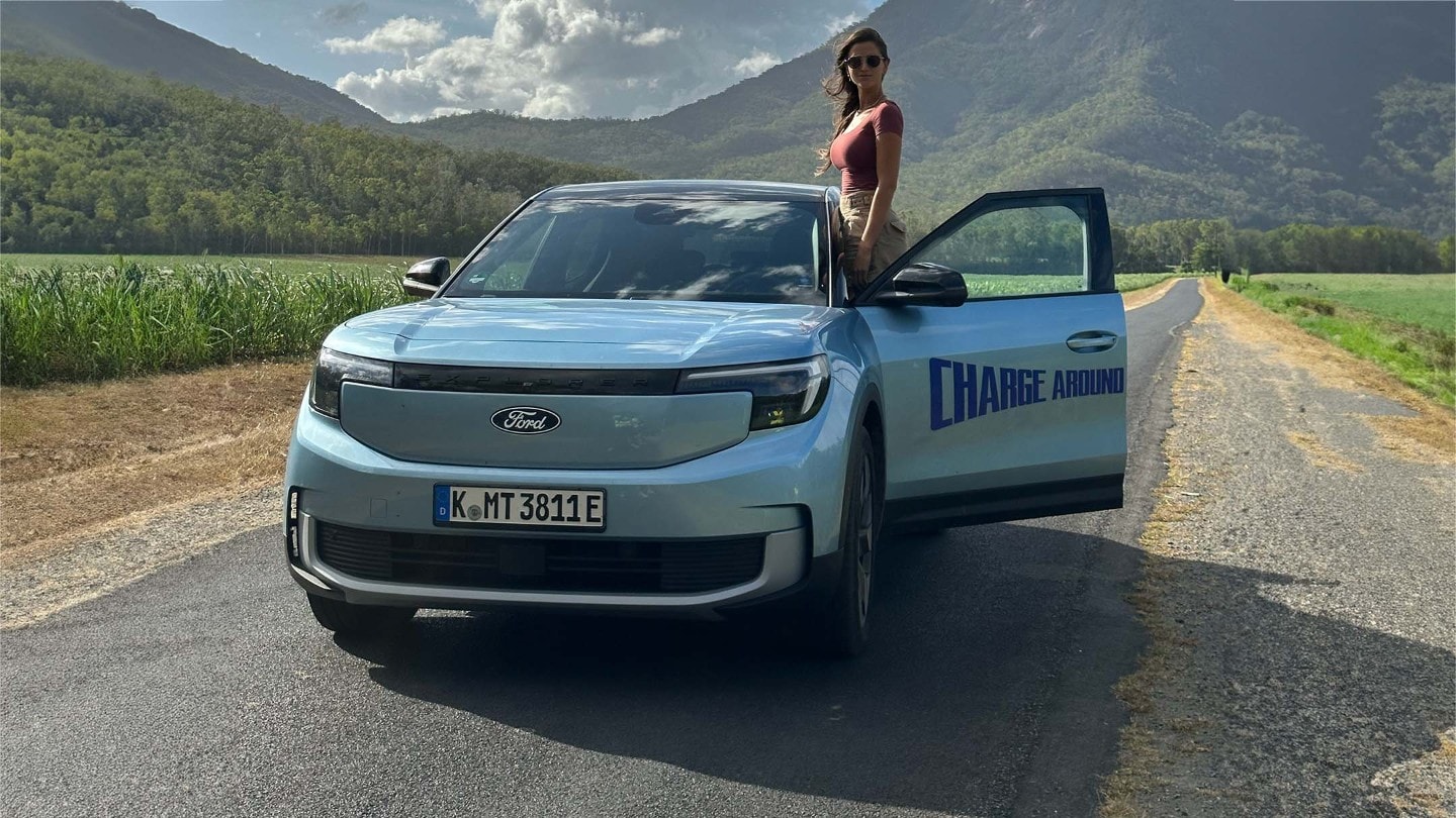 Lexie Limitless e o Ford Explorer na Walshs Pyramid Road