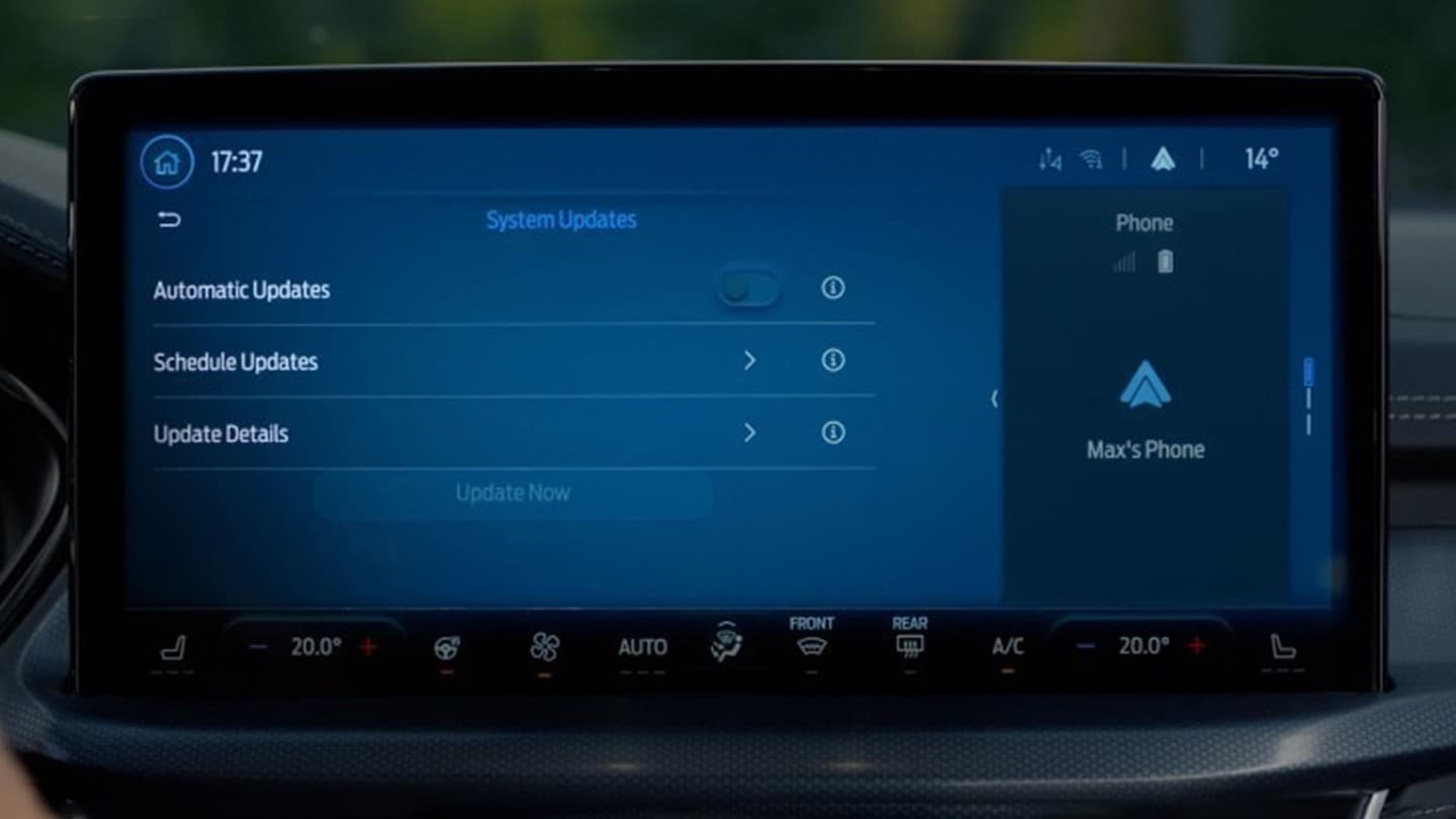 O SYNC 4 apresenta actualizações automáticas no ecrã.