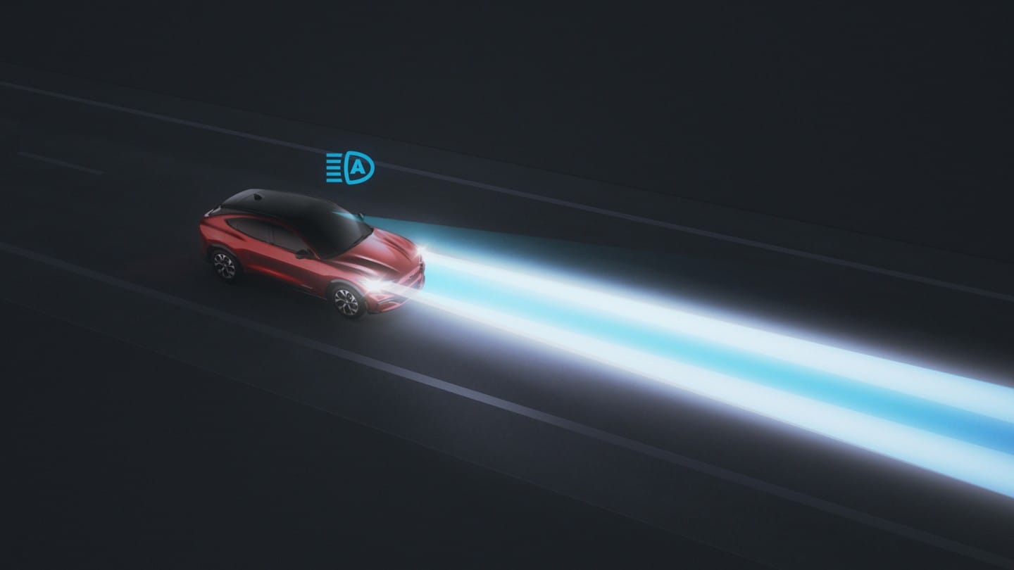 Luzes de máximos automáticas Mustang Mach-E 