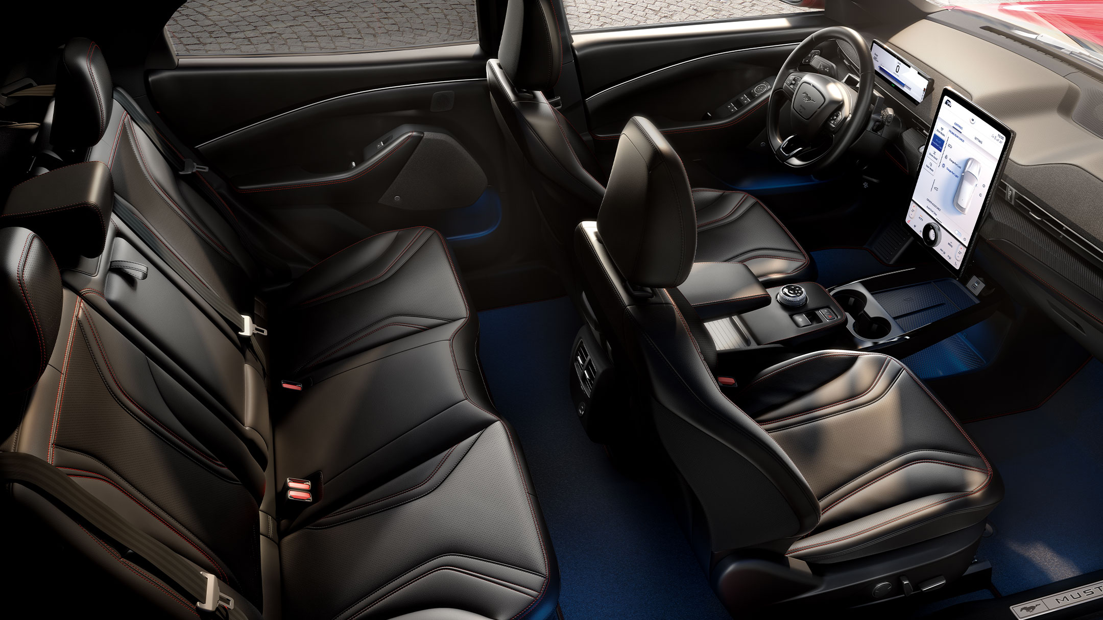 Interior do Ford Mustang Mach-E SUV elétrico com o ecrã SYNC