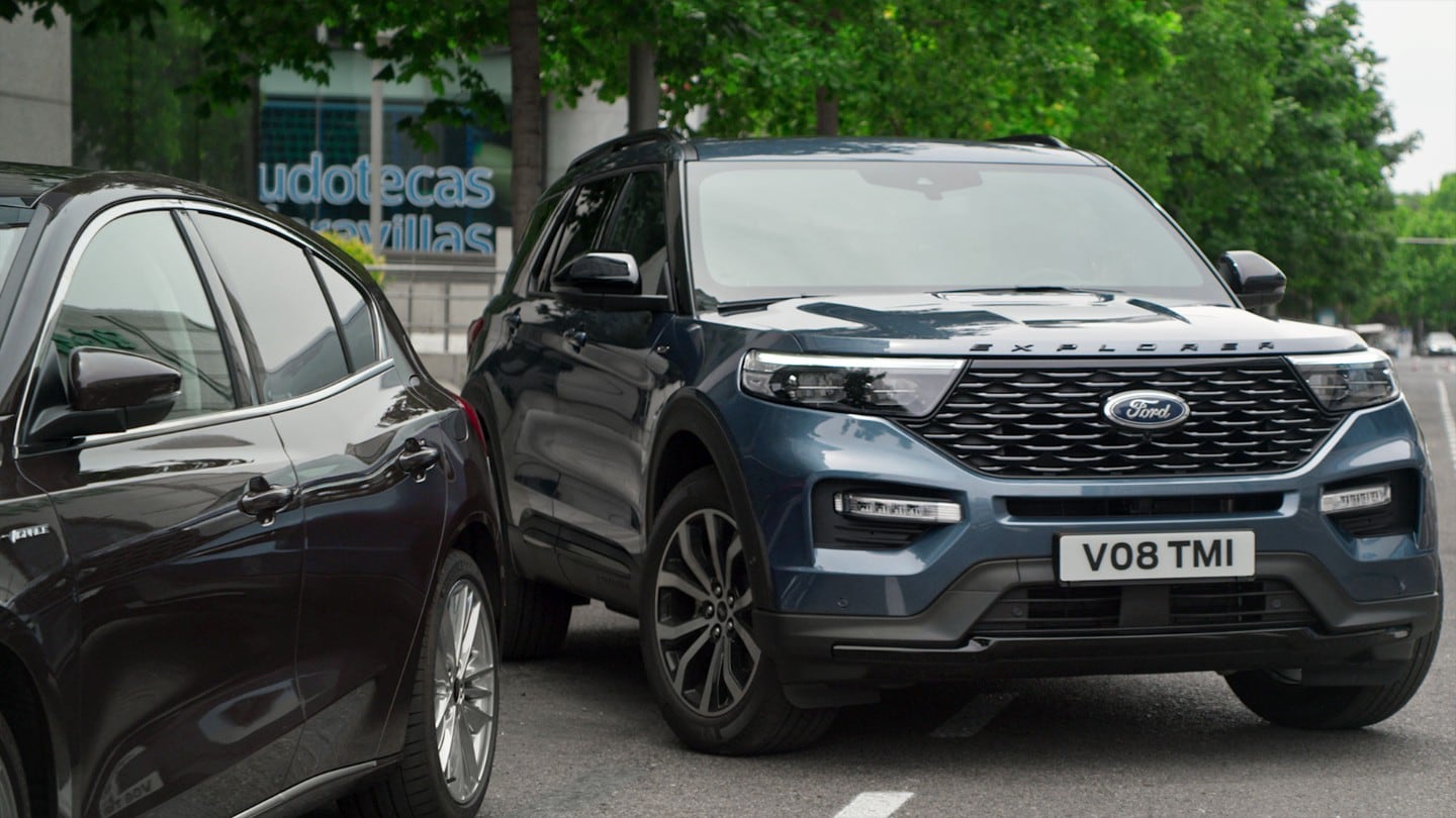 Novo Ford Explorer estacionamento