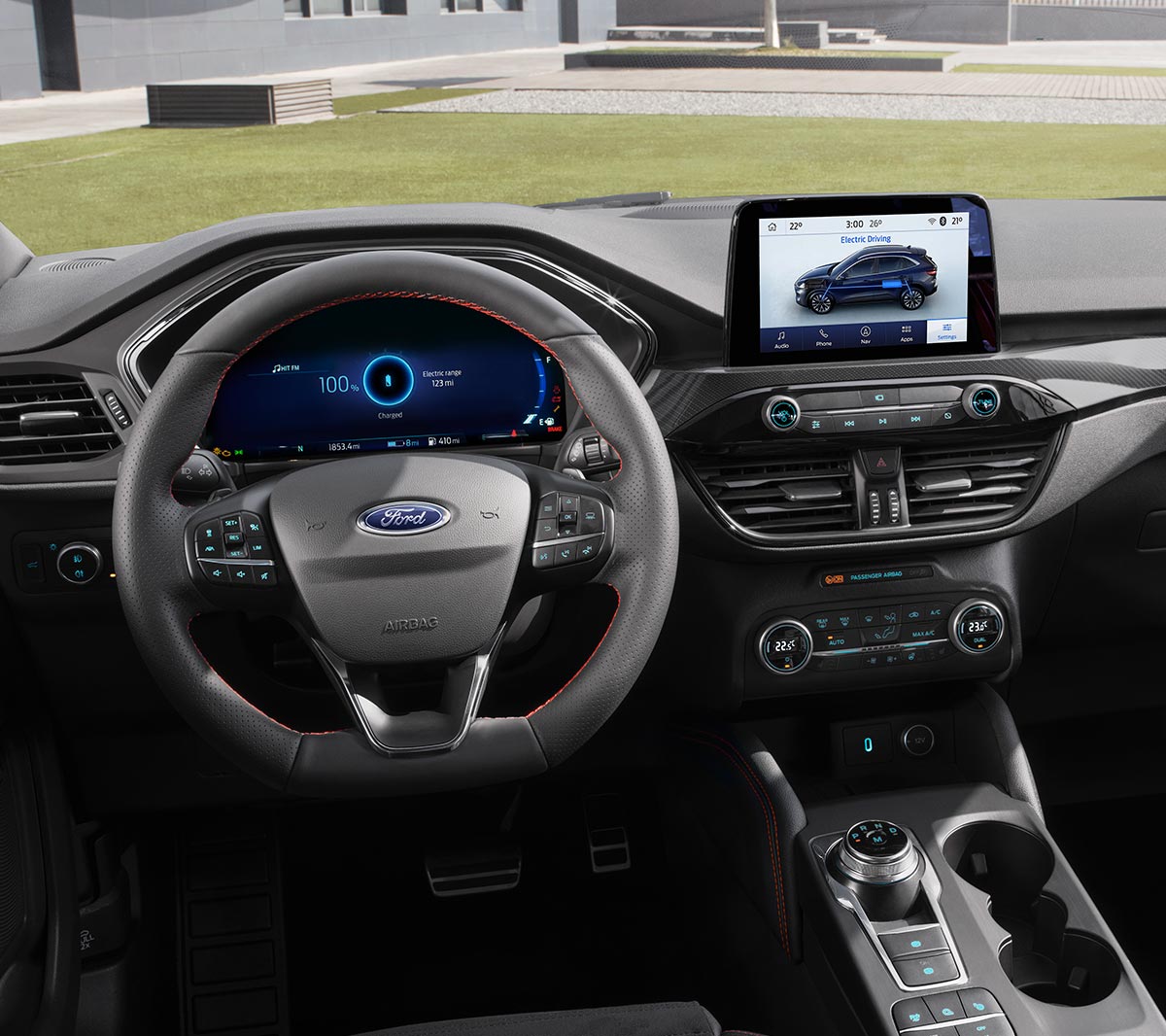 Interior do Ford Kuga SUV com ecrã SYNC 3