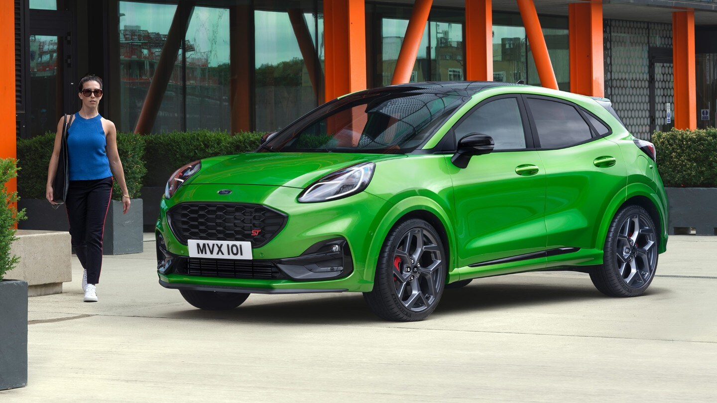SUV desportivo Ford Puma ST estacionado
