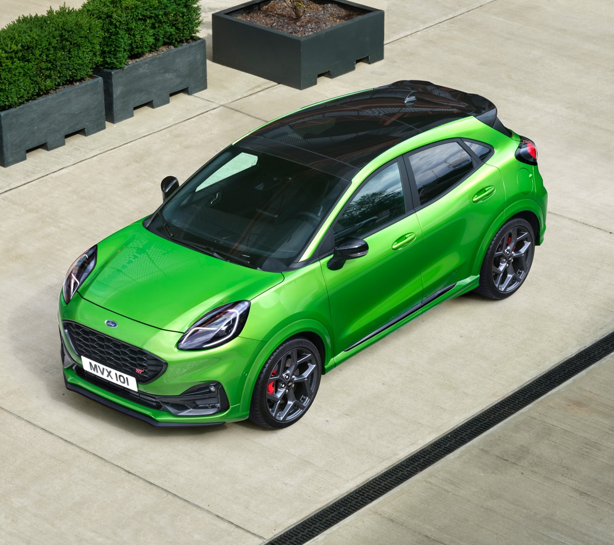 Vista de cima do SUV desportivo Ford Puma ST verde
