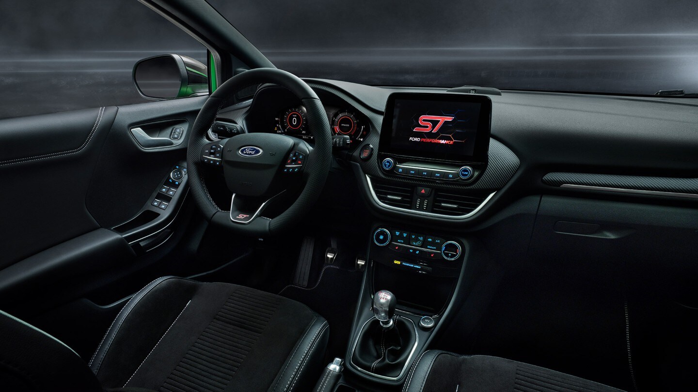 Vista interior do ecrã do SUV desportivo Ford Puma ST
