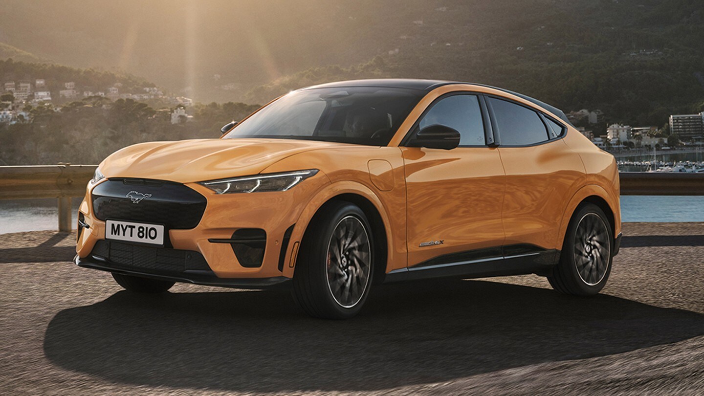 Mach-E GT em amarelo