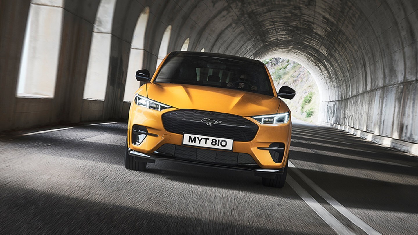 Emblema frontal Mach-E GT