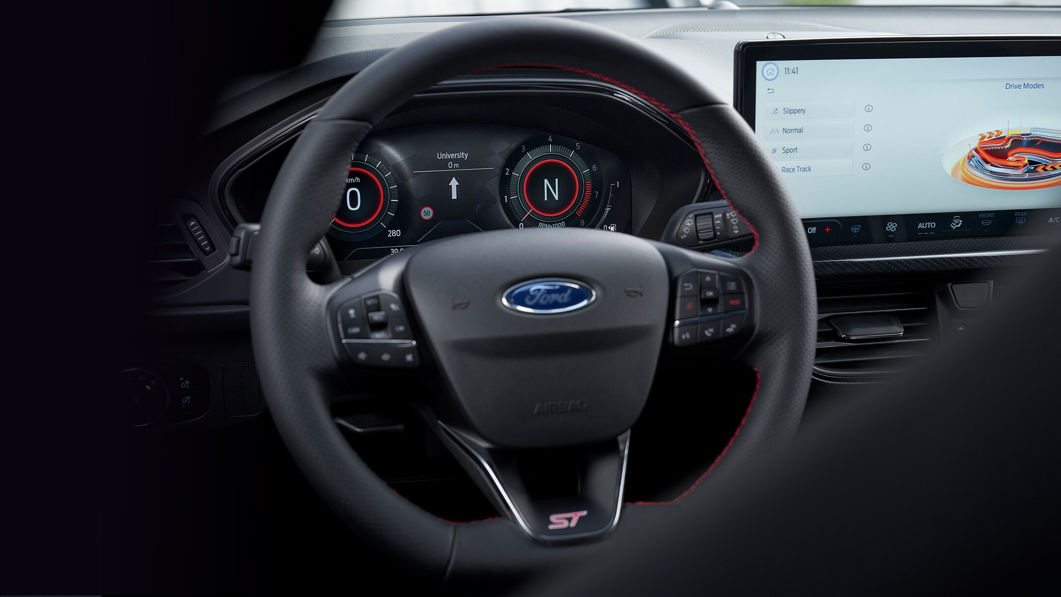 Volante do Focus ST com ecrã interior