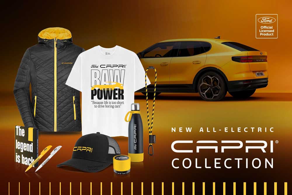 Merchandise Ford Capri em preto, amarelo e branco, com vestuário e outros artigos à frente de um Ford Capri amarelo.