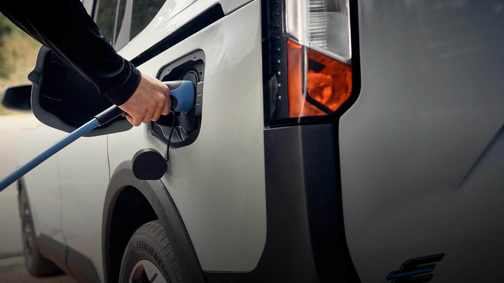 Ford E Tourneo Courier Plugue de carregamento ativo