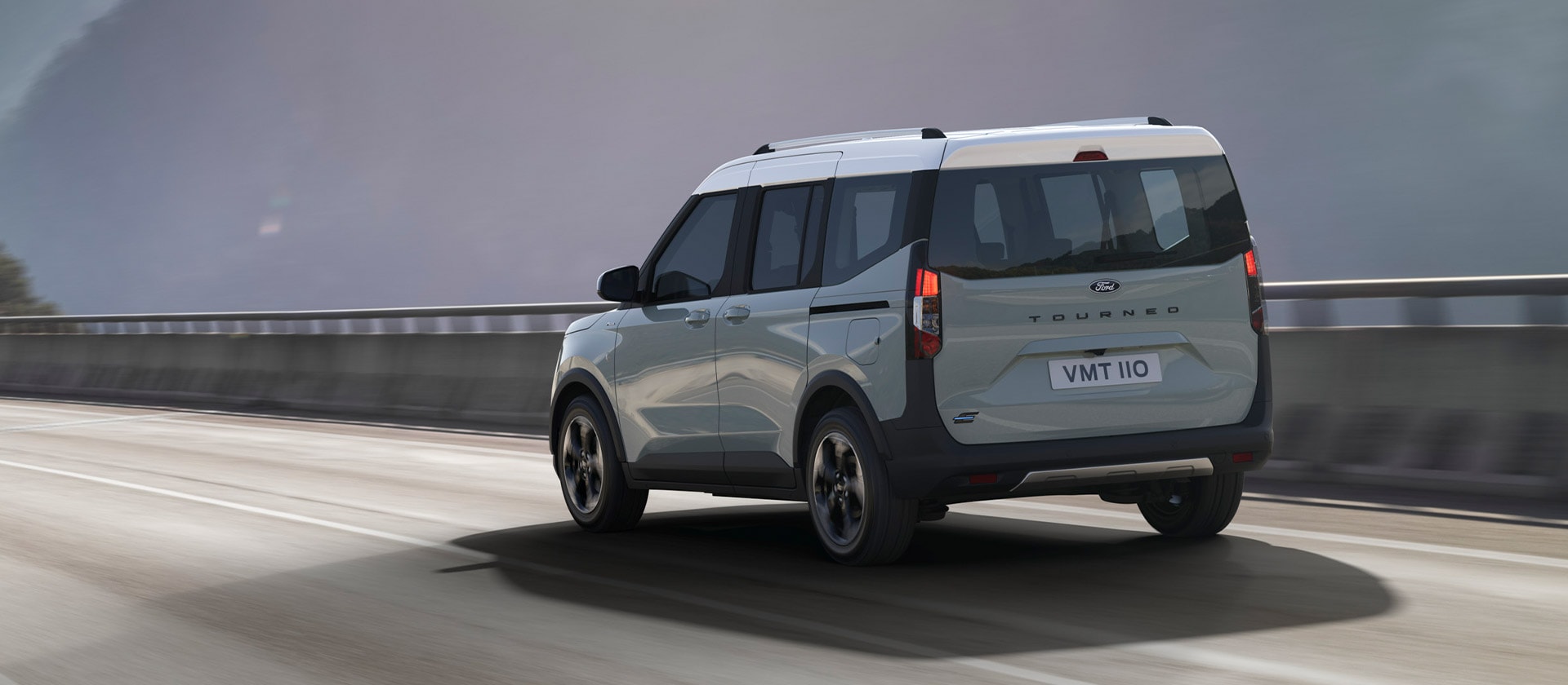 Ford E Tourneo Courier Ative Paisagem Rodoviária