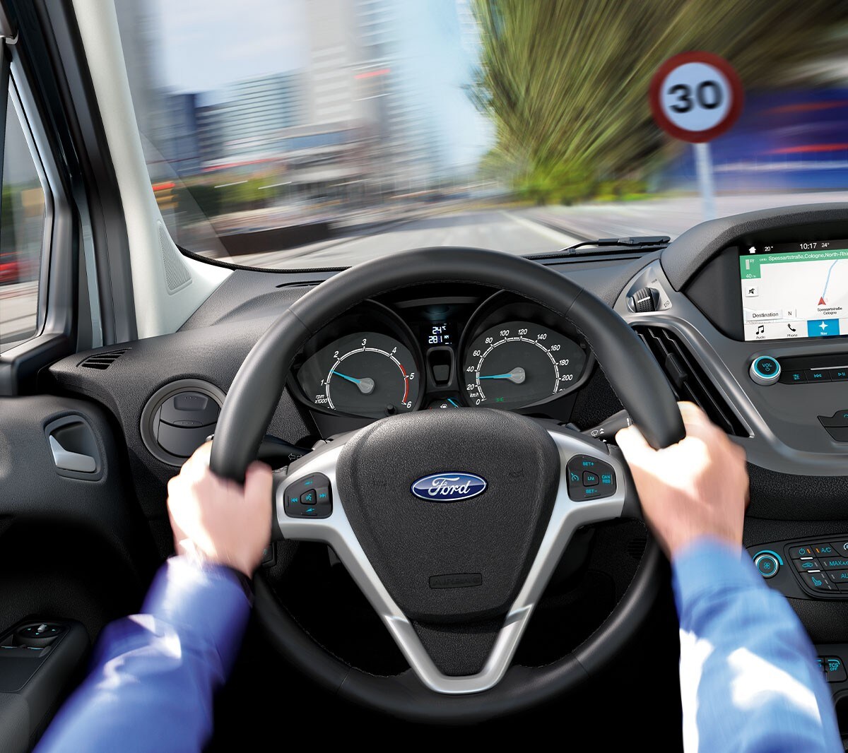 Assentos do Novo Ford Transit Courrier estacionado 