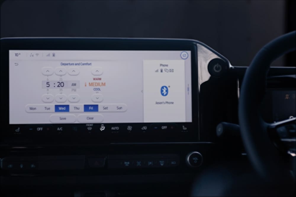 Ecrã de infoentretenimento da Ford E-Transit Custom.