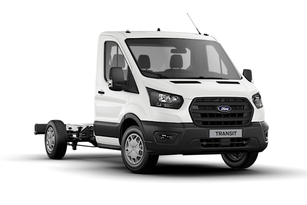 Carrinha Ford Transit Chassis Cabina Simples Trend branca sobre fundo branco.