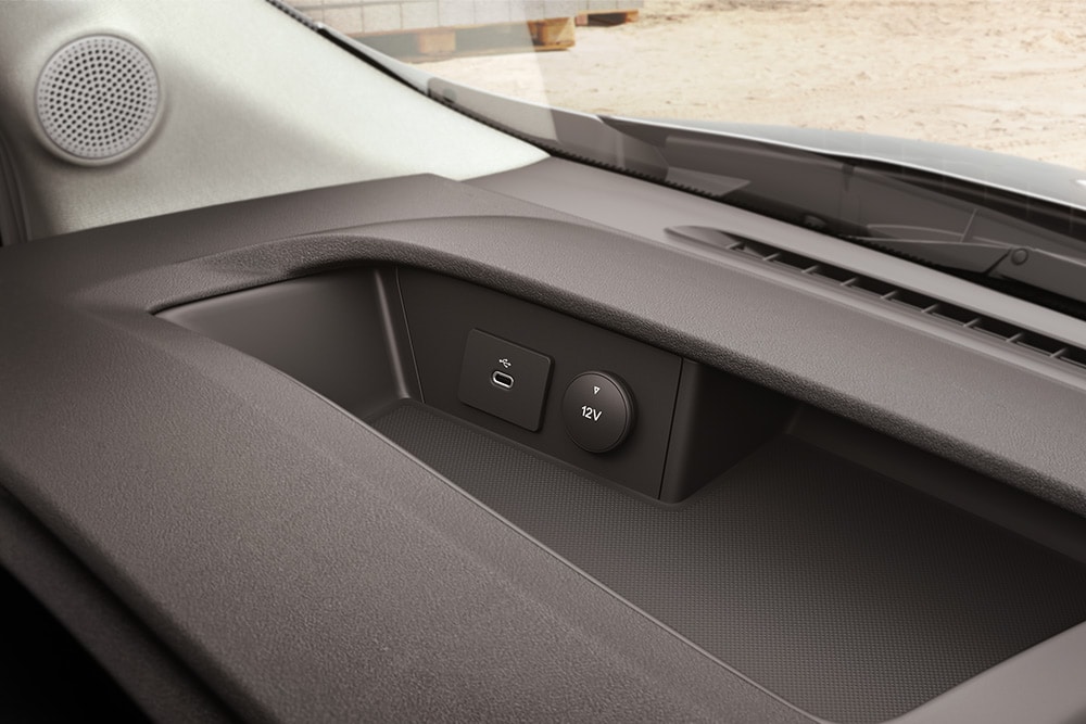 Tomada elétrica interior da Ford Transit.