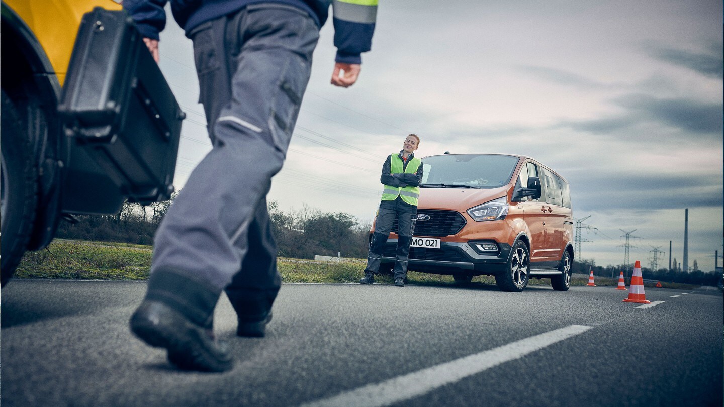 Ford Assist a ajudar um cliente com problemas no carro